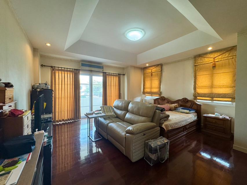 โครงการ ลดาวัลย์ สุขุมวิท 103 บ้านหลังมุม 100 ตารางวา 4 นอน 3 น้ำ ทิศเหนือ ใกล้สวนหลวง ร.9 7