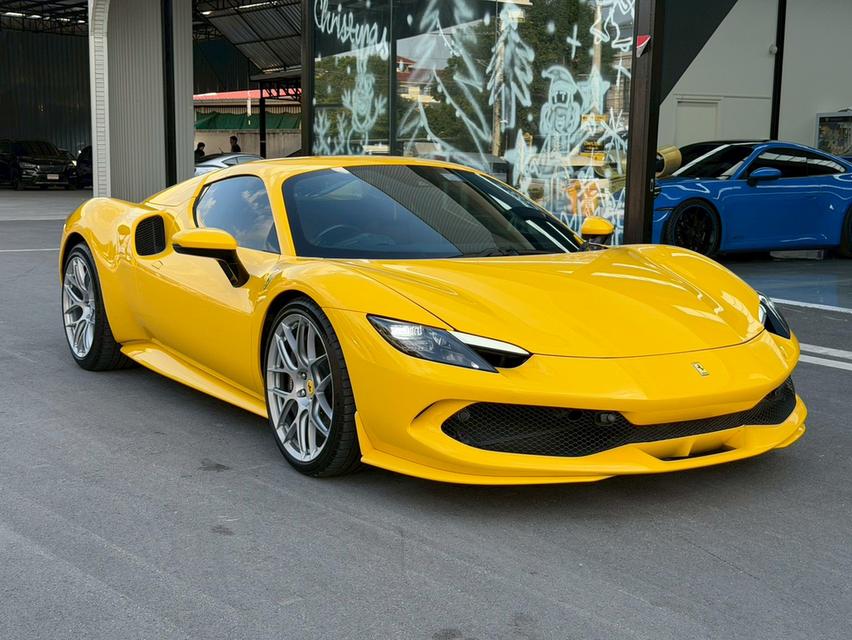 รหัสรถ KPV53 2023 Ferrari 296 GTS (Retractable Hardtop) สี GIALLO MODENA 6