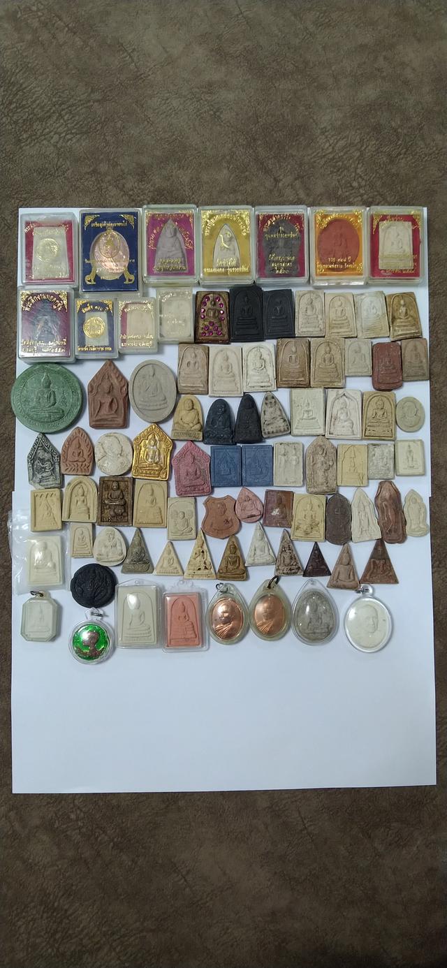 พระเครื่องบ้านๆคับสนใจทักสอบถามได้ครับ
