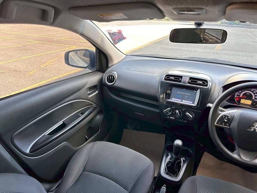 MITSUBISHI ATTRAGE 1.2GLX (MNC) เกียร์ธรรมดา สีขาว ปี 2017 12