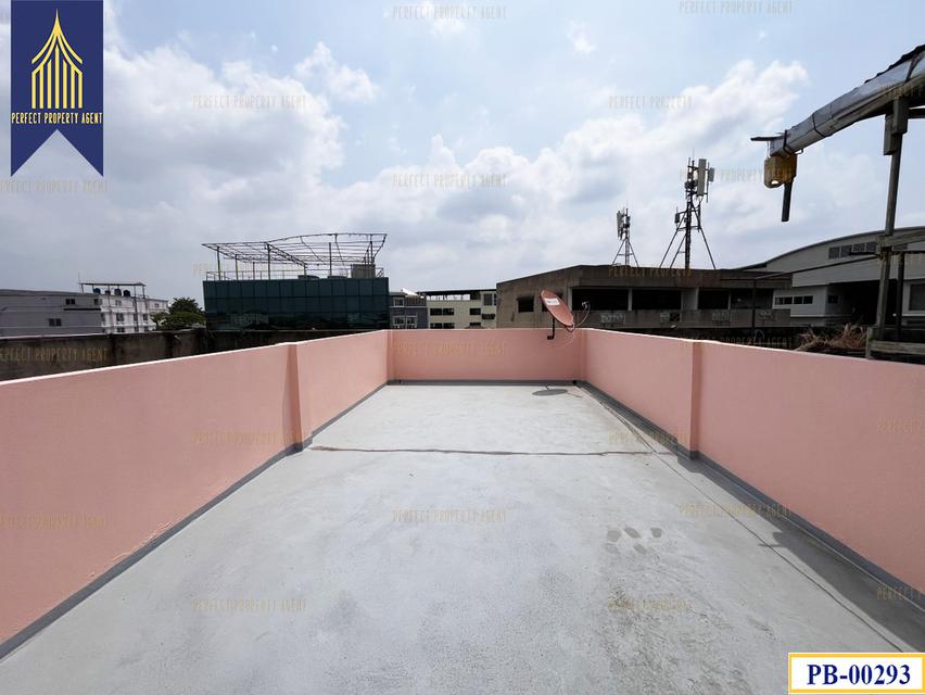 ขายอาคารพาณิชย์ นาคนิวาส สามชั้นครึ่งมีดาดฟ้า 16.5 ตรว. 10