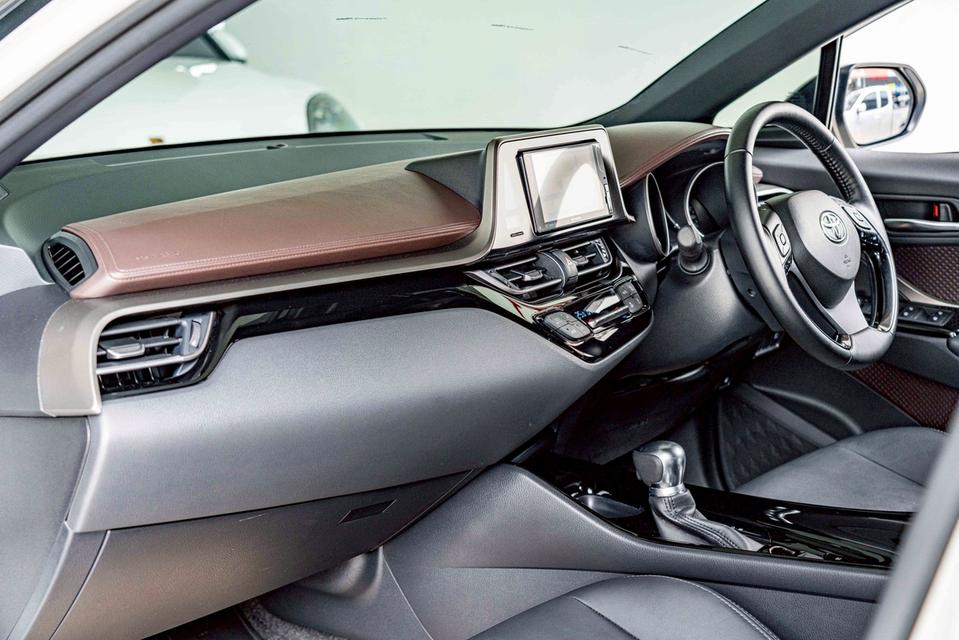 รหัสรถ NP9938 TOYOTA C-HR 1.8HV HI 2019 10