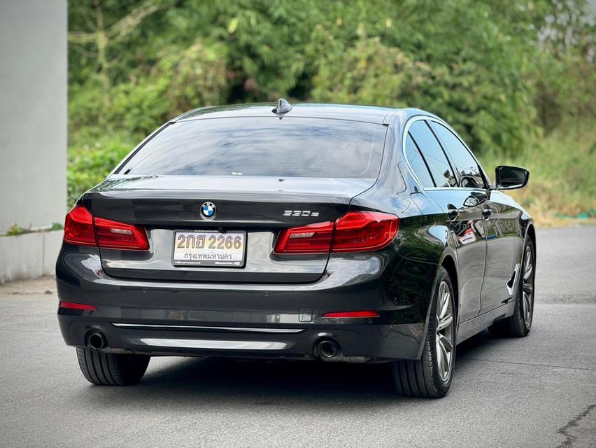 Bmw 530e Elite ปี 2020 วิ่ง 5x,xxx km  Bsi : 28/7/2026 (120,000 km)  Warranty: 28/7/2025 (200,000 km)  7