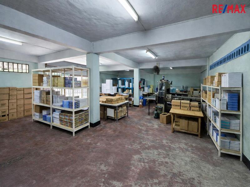 ขายอาคารพาณิชย์ 3.5 ชั้น 3 คูหา พระราม 2 ซอยสะแกงาม 35/3 พื้นที่ใหญ่ เหมาะทำธุรกิจ 3