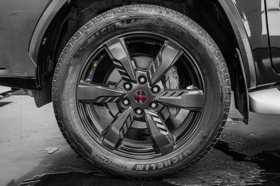 2018 TOYOTA FORTUNER 2.8 TRD SPORTIVO 4WD SUV สีดำ เลขไมล์ 189855 กม. 18