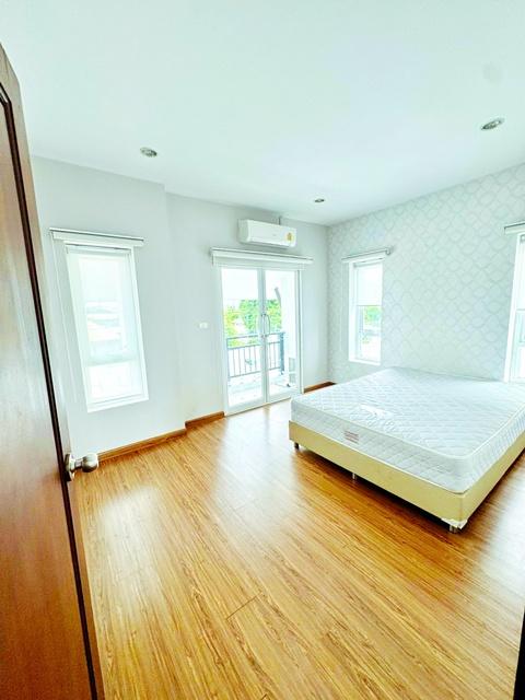 ใกล้ BTS เอกมัย 2 กม.ทาวน์โฮม 3.5 ชั้น เอกมัย10-12 พร้อมชั้นลอย 3 นอน 3 น้ำ 27 ตร.ว. 340 ตร.ม.ทำเลปรีดี พนมยงค์ ดองกี้ ม รูปย่อยที่ 4