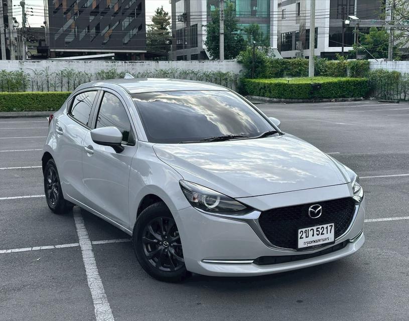 MAZDA 2 1.3 Sport S Leather เกียร์ Auto สีขาวมุกพรีเมียม (Snowflake White Pearl) ปี 2022 แท้
