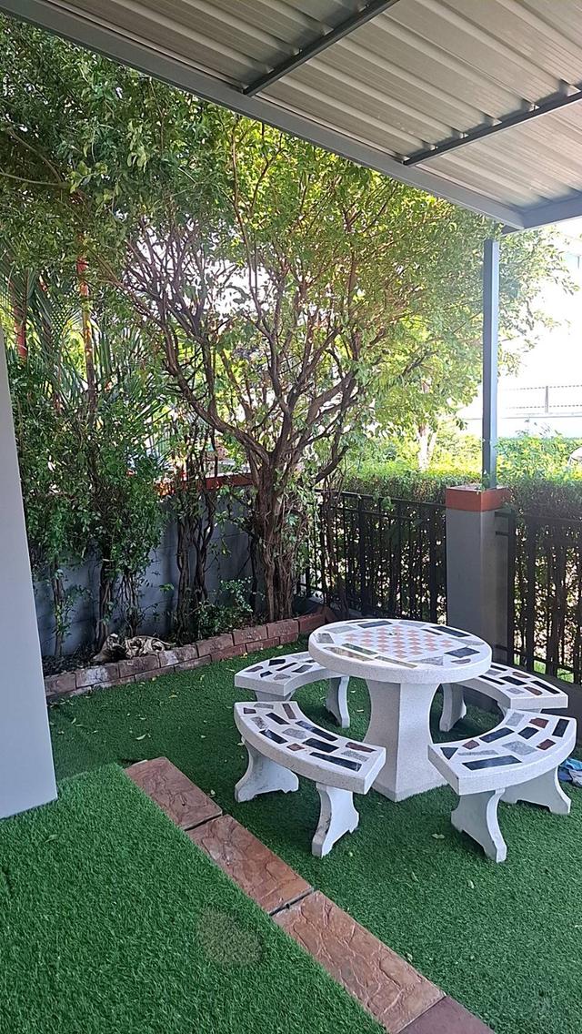 บ้านเดี่ยวสวย บรรยากาศรีสอร์ท อากาศดี บนถนนร่มเกล้า 6