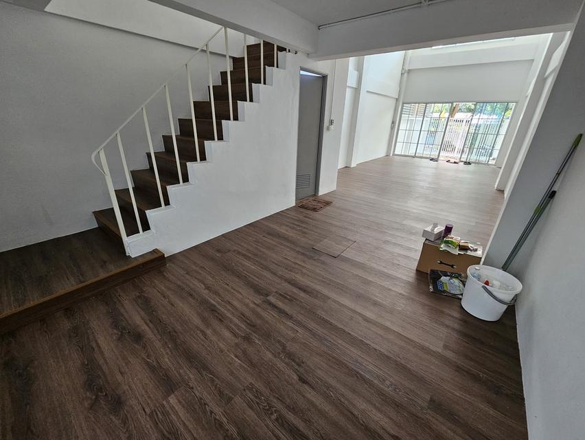 ขาย 4 ชั้น +ชั้นลอย (เฉลิมพระเกียรติร.๙ ) ประเวศ อุดมสุข ใกล้ห้างซีคอน พาราไดซ์ 2