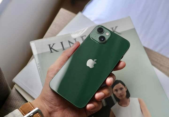 iPhone 13 สีเขียว