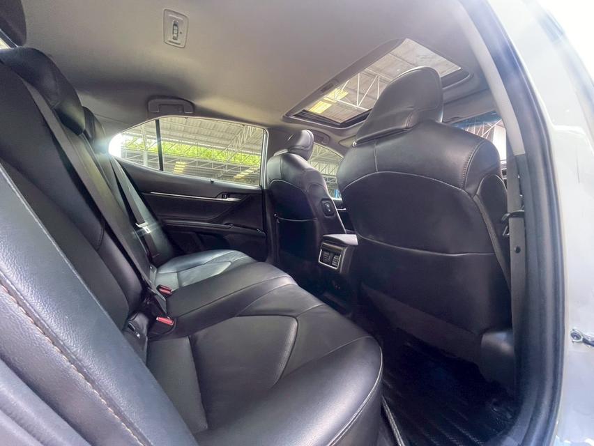TOYOTA. CAMRY  Sedan 4dr SA 8sp FWD 2.5 G  Y2020. สีขาว  ออโต้ 11