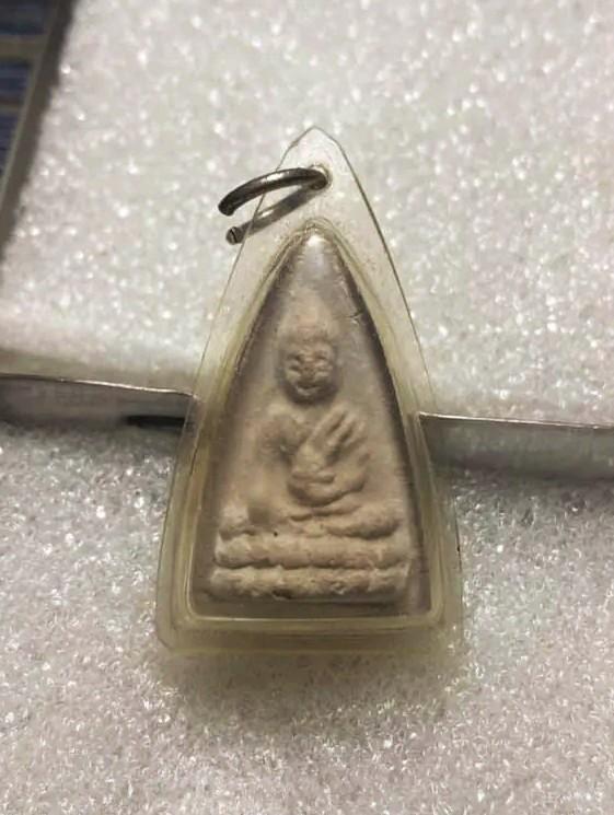 พระเลี่ยมเก่า