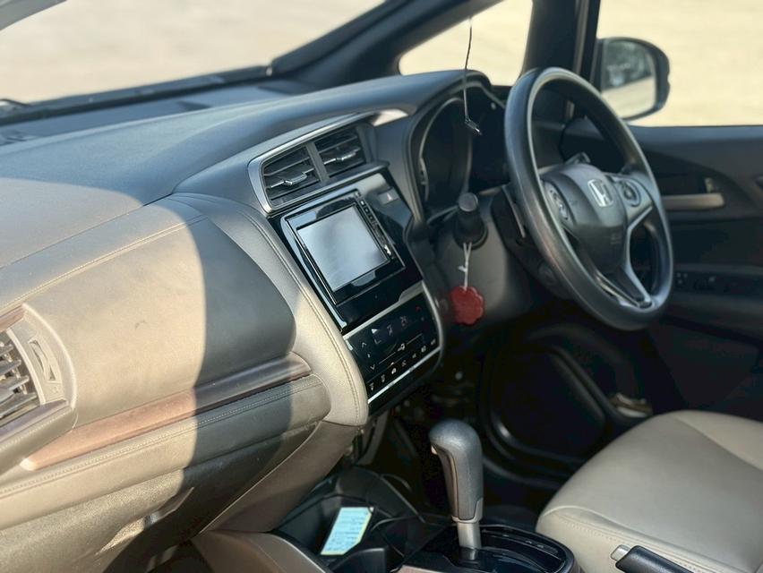 HONDA  JAZZ GK 1.5 RS TOP  (MNC) Y2017สีเทา ออโต้ รูปที่ 13