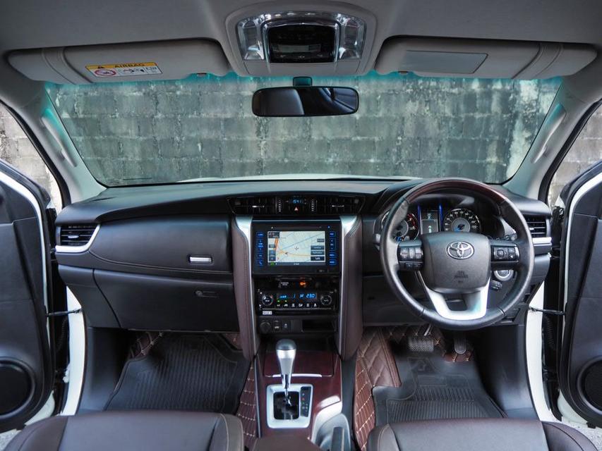 TOYOTA FORTUNER 2.8 V 2WD ปี 2016 10