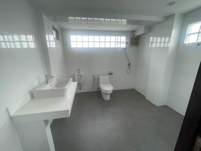  ให้เช่า Home Office / อาคารสำนักงานส่วนตัว พร้อมลิฟต์ขนของ – พระราม 9 ซอย 43 4