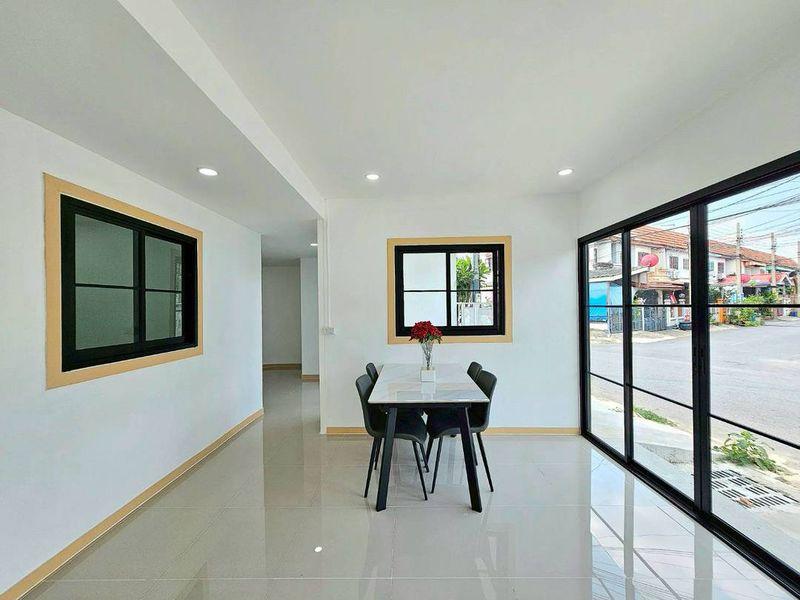 หมู่บ้านบัวทอง2  ติดรถไฟฟ้าสายสีม่วง สถานีคลองบางไผ่ ทาวน์เฮาส์ 2 ชั้น 13