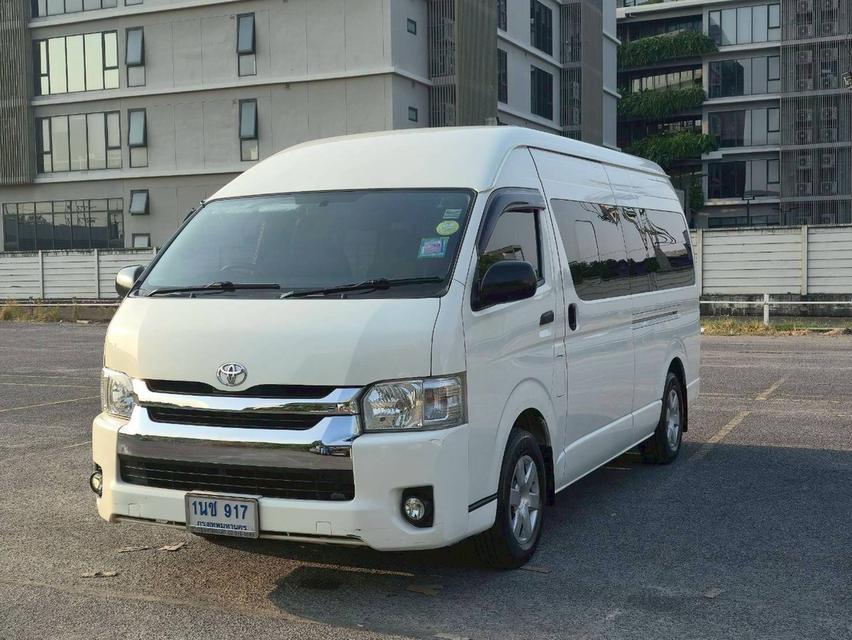 Toyota Commuter 3.0 M/T สีขาว ปี 2015 จด 2016