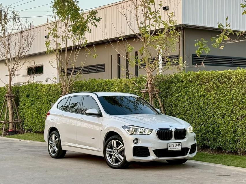bmw X1 2.0 sDrive18d M Sport (F48) ปี 2017 เครื่องยนต์ดีเซล 2.0 ลิตร TwinPower Turbo มือเดียวป้ายแดง สีเดิมทั้งคัน รูปที่ 3