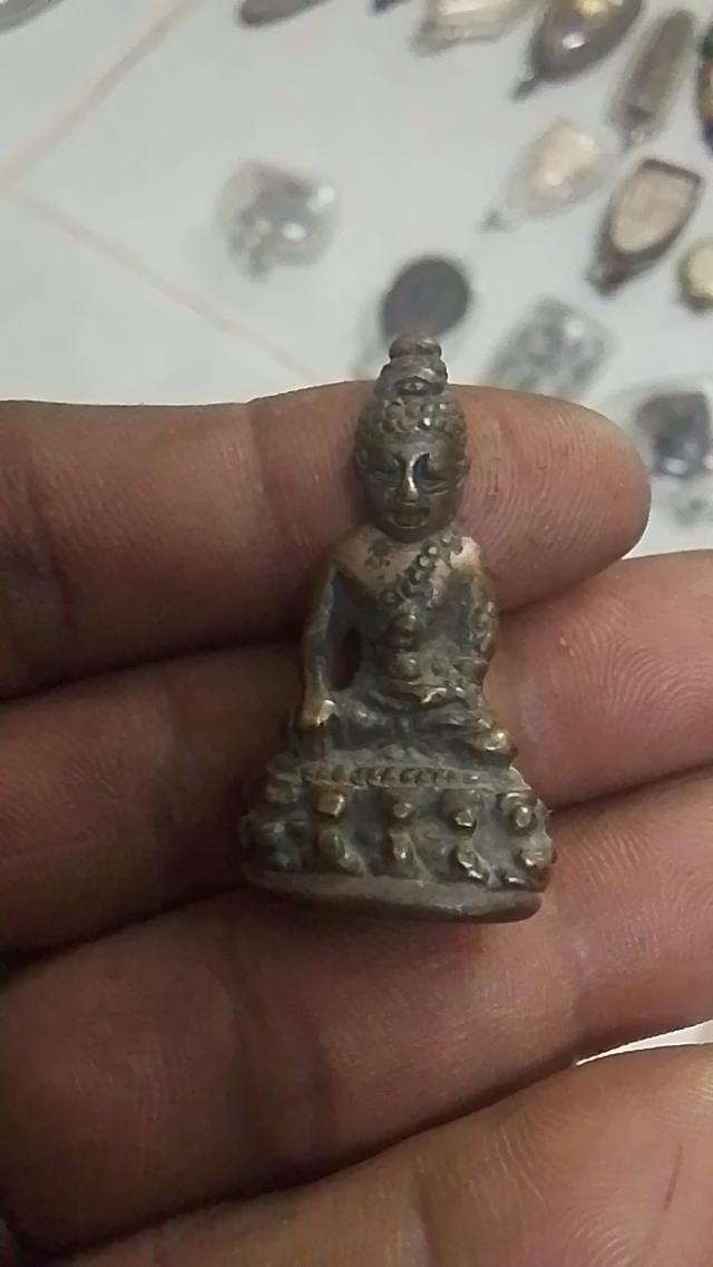 พระเครื่องติดบ้านบูชา รูปที่ 4