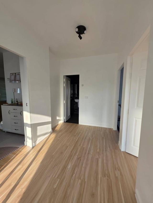 ให้เช่าบ้านเดี่ยว 2 ชั้น ขนาด 80 ตร.วา พร้อมอยู่ เฟอร์นิเจอร์ครบ ใกล้โรบินสัน เดินทางสะดวก อยู่แหล่งชุมชน 15