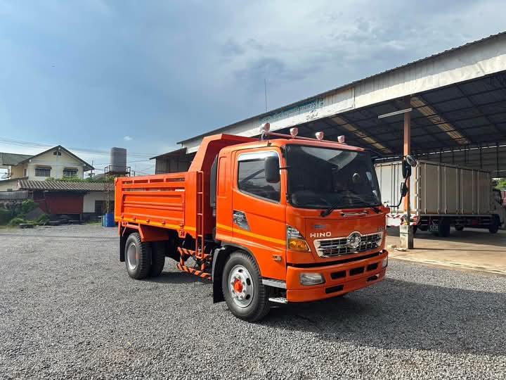 รถ 6 ล้อ HINO FG8J 212 แรงม้า