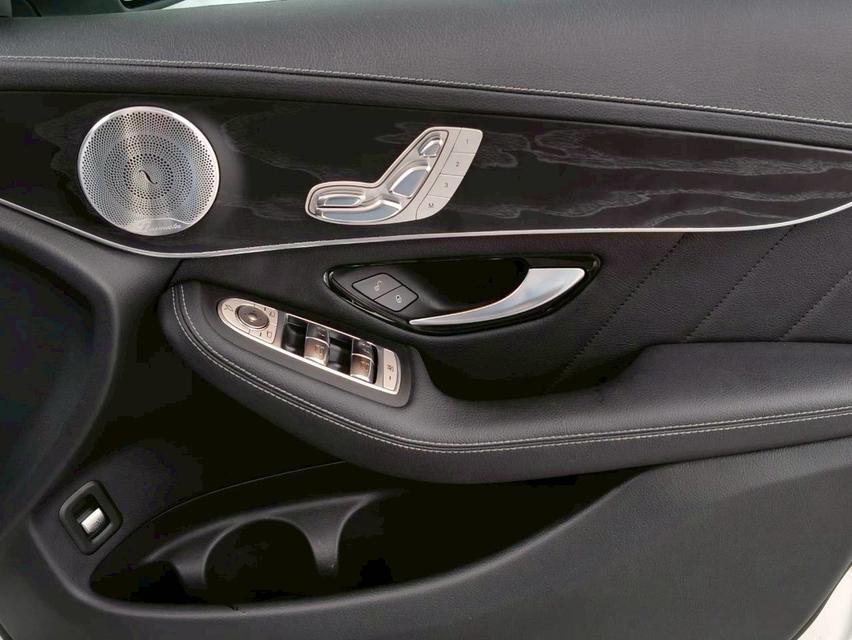 รหัสรถ KP53 ✴️ Mercedes-Benz GLC250d AMG Top Sunroof 2019✴️ 13