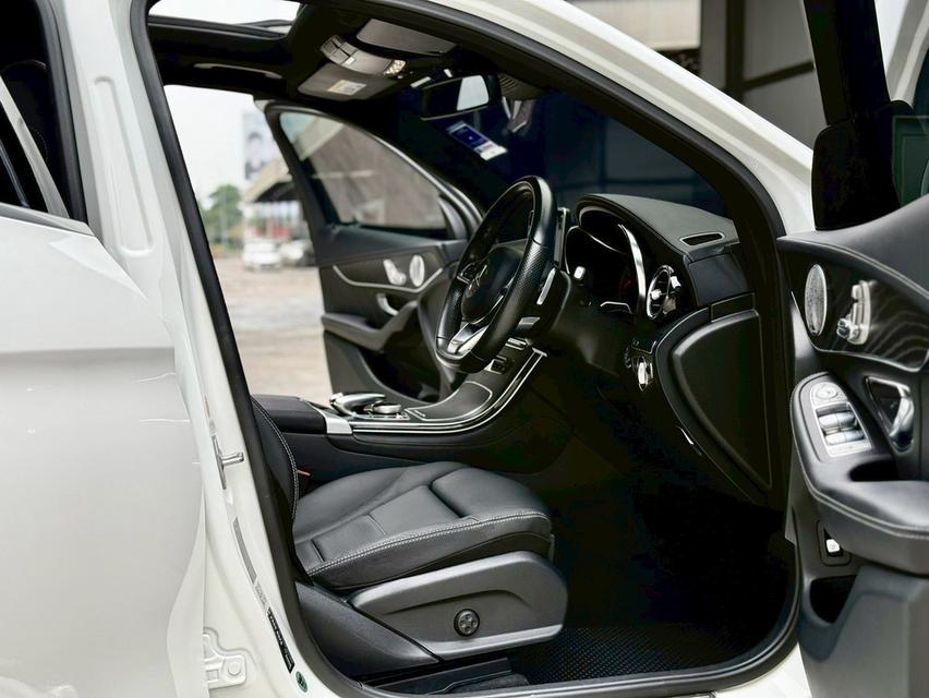 Mercedes Benz GLC 250d AMG Dynamic ปี 2018 ไมล์ 90,000 กม.  12