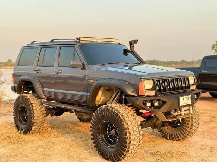 JEEP CHEROKEE แต่งสวย