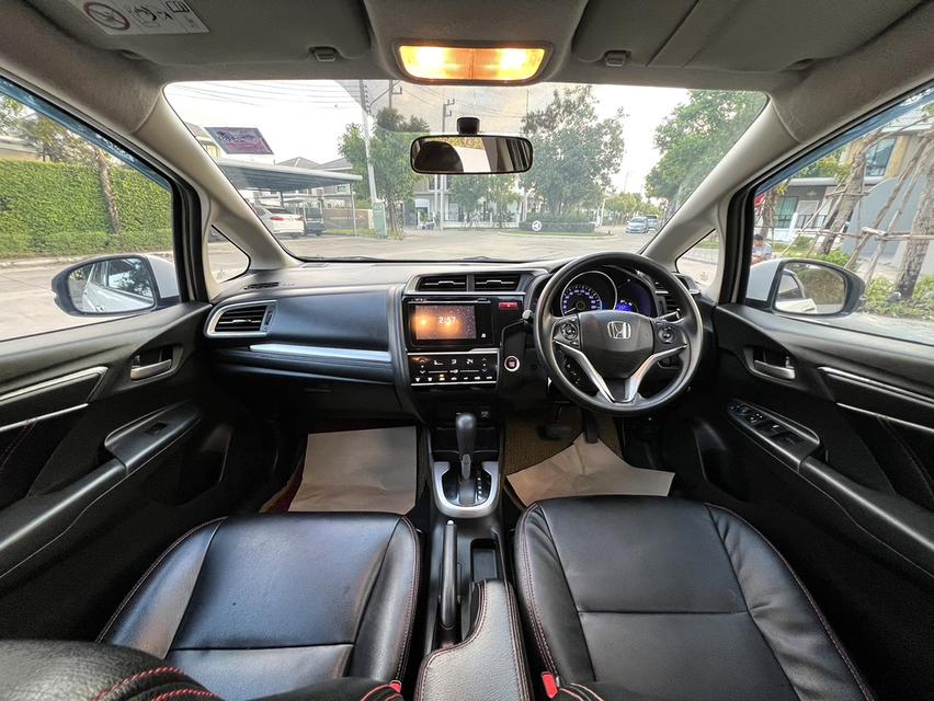 Honda JAZZ GK SV ออโต้ ปี2015 มือดเียว