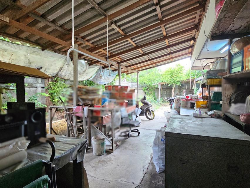 🏡 ขายด่วน❗️ที่ดินแปลงมุมติดถนนซอย พร้อมบ้านครึ่งปูนครึ่งไม้ และห้องเช่า 8 ห้อง ซอยรามอินทรา 47 17