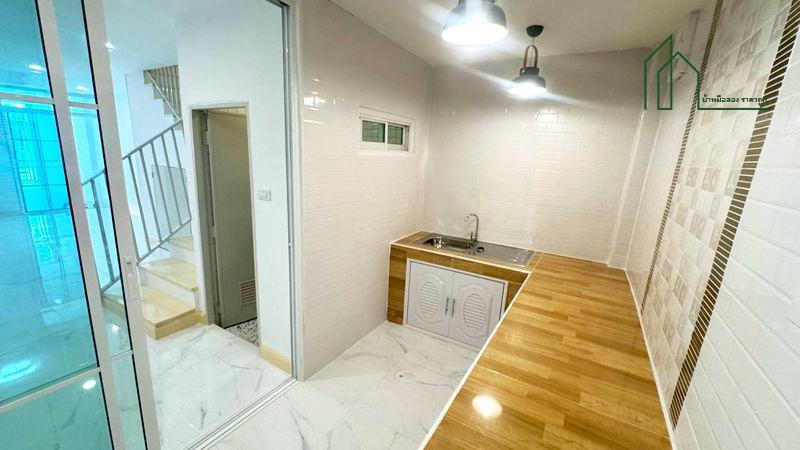 หมู่บ้านฉัตรณรงค์วิลล่า 3 ถ. ลำลูกกา ซ. เปียร์นนท์ ใก้ลสถานีรถไฟฟ้าคูคต  7