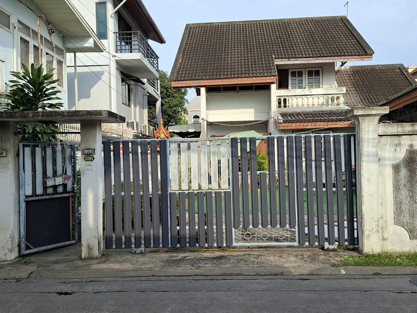 บ้านเดี่ยว 2 ชั้นย่านจรัญ พร้อมเข้าอยู่ ใกล่ MRT บางยี่ขัน 3