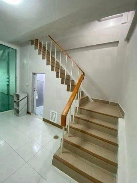 ให้เช่าอาคารพาณิชย์ 4 ชั้นครึ่ง เขตบางรัก ตรงข้ามวัดแขก รีโนเวททั้งหลังใหม่ เฟอร์นิเจอร์ใหม่ เหมาะใช้พักอาศัย home office 4