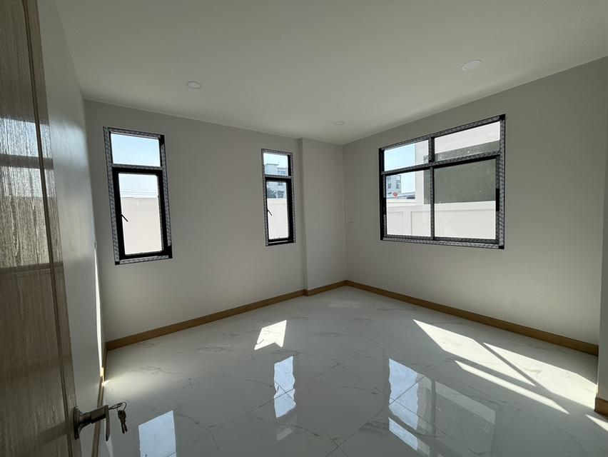 ขายบ้านเดี่ยว 2 ชั้น (สร้างใหม่) เนื้อที่ 75 ตร.ว. ทำเลซอยบรมราชชนนี 78 แยก 1 กทม. 5