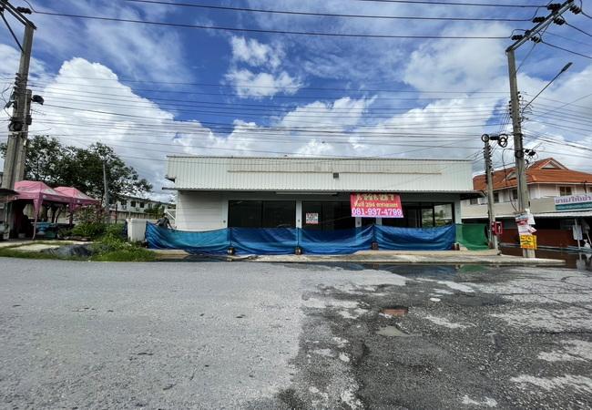 ให้เช่าอาคารร้านค้า สำนักงาน หน้าหมู่บ้านพฤกษาวิลเลจ 7 ซอยประชาอุทิศ 90 เนื้อที่ 294 ตร.ม.
