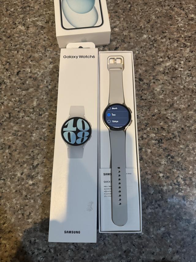 ขายSamsungWatch6สีใหม่Blue44MMมีกล่องไร้รอยตกใช้งานดีถูกๆ