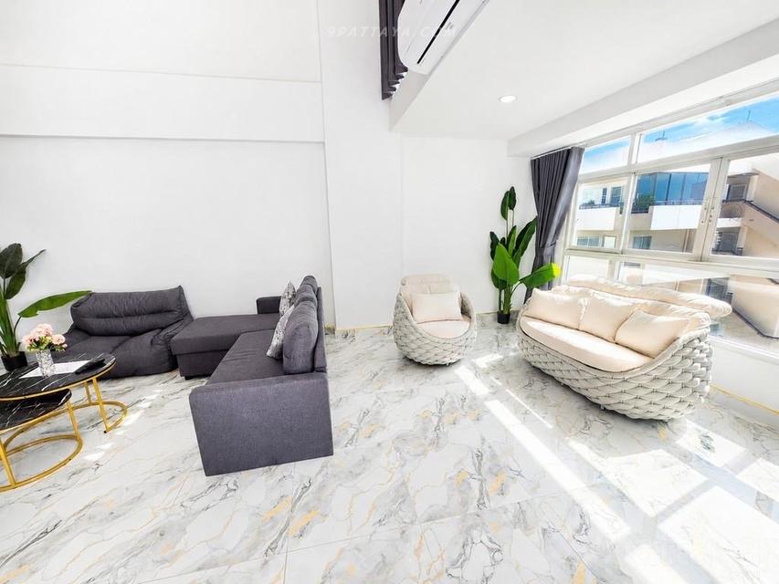 For Sale & Rent 160sqm — Luxury Sea View CondoSpacious sea view condominium with large living area, located on a high floor 6