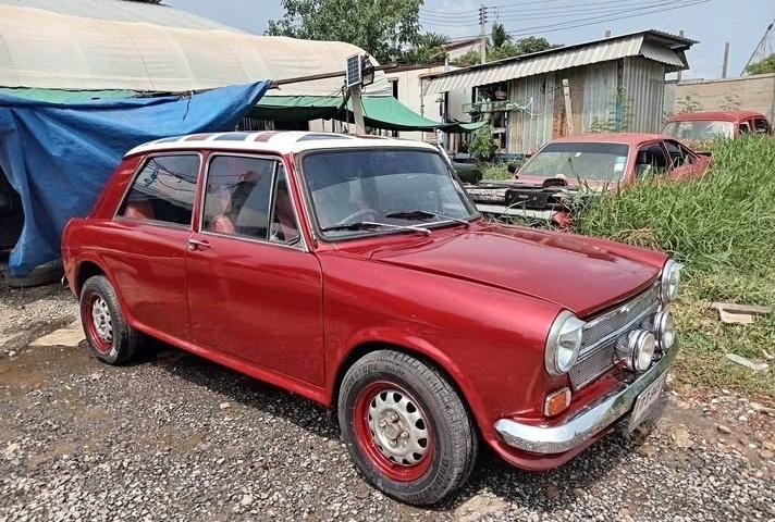 Mini Austin 1300 สีแดง