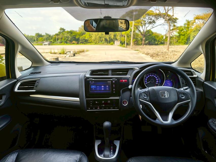 HONDA  JAZZ GK 1.5 SV Top Y2015. สีเหลือง ออโต้  14