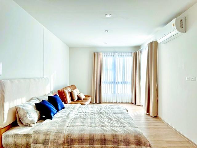 ทาวน์โฮม 3 ชั้น กว้าง 5.5 เมตร 3-4นอน 4 น้ำ ARL ลาดกระบัง 900 ม. รอยัลลาดกระบังกอล์ฟ จอดรถ2-3คัน 20 ตร.ว. 240 ตร.ม. สุวร 2