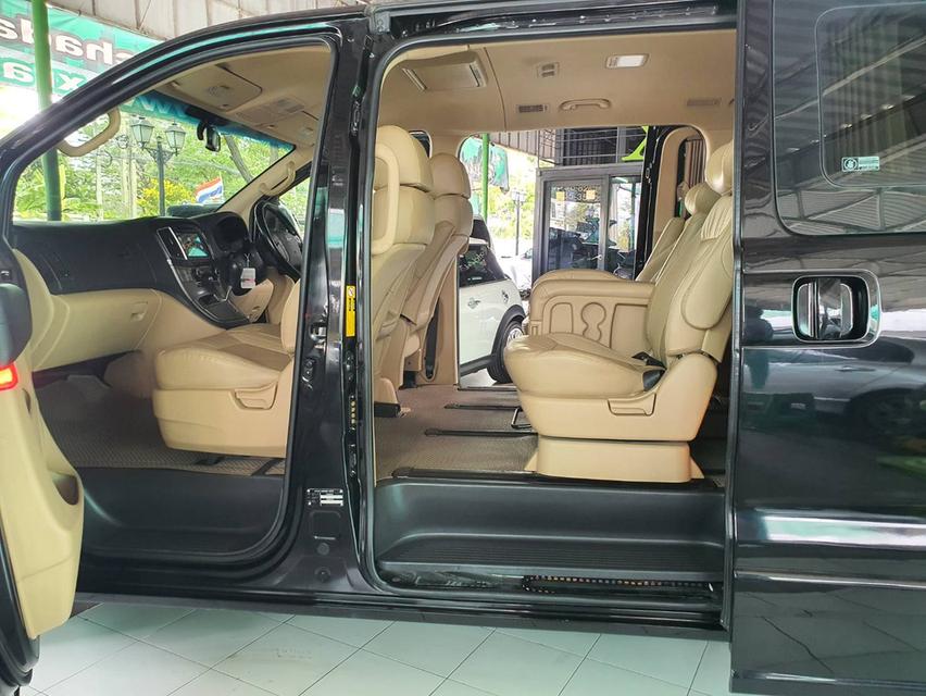 Hyundai H1 2.5 Deluxe สีดำ ปี 2018 4