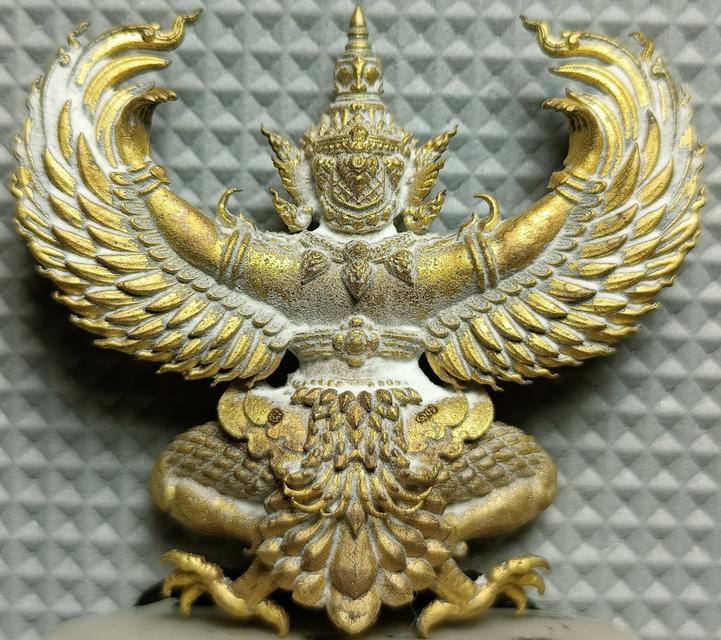 พญาครุฑรุ่นล่าอาถรรพ์