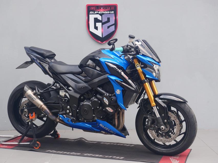 suzuki GSX750 สีน้ำเงิน