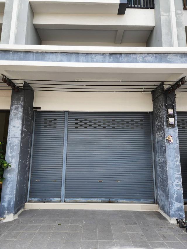 ขายด่วน! ถูกสุดในโครงการ อาคารพาณิชย์ 3.5 ชั้น ทำเลค้าขาย ติด ถ.บรมราชชนนี พร้อมเริ่มธุรกิจได้ทันที! 3