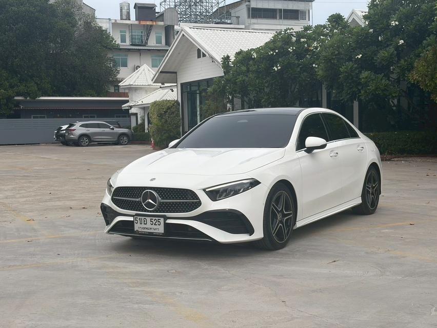 Mercedes Benz A200 AMG ปี 2023 จด 2024สภาพป้ายแดง รถเดิมจากศูนย์ ไม่มีตำหนิ