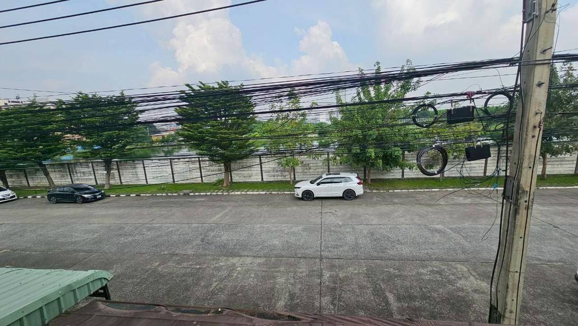 ขายด่วนทาวน์โฮม 2ชั้น 21 ตรว.  หลังมุม 3 นอน 3 น้ำ  หมู่บ้าน กัสโต้ ทาวน์โฮมรามคำแหง  หลังมุม ติดถนนเมน ต้นโครงการ 15