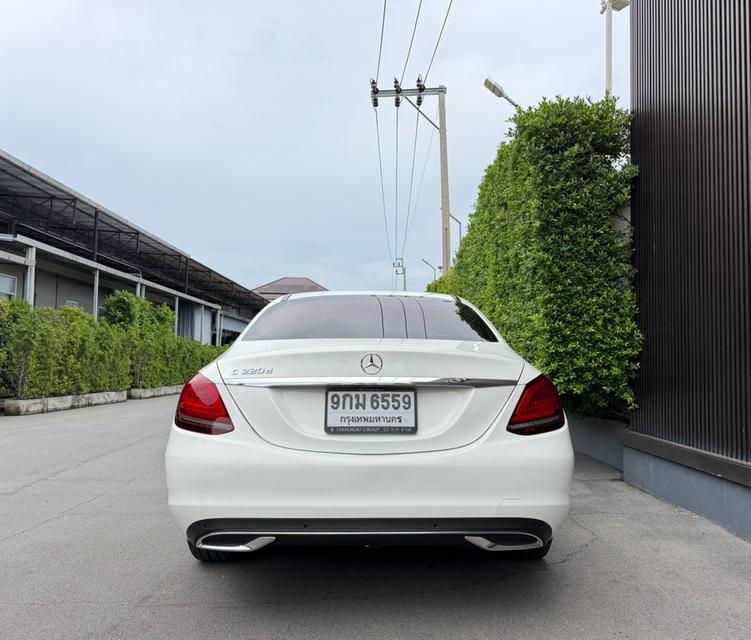 Benz C220d AV Facelift 2020 สีขาว เข้าศูนย์ Benz ตลอดทุกระยะ รูปที่ 5