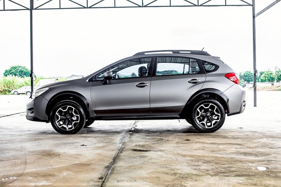Subaru Xv 2.0 AWD สีเทา ปี 2015 แร๊ปกันรอยสีเทาด้านไว้ทั้งคัน 9
