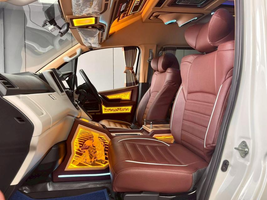 ปี 2024 TOYOTA COMMUTERรถตู้แต่ง VIP เต็ม ไมล์หมื่นกว่าโล สำนัก YONTAKIT 17