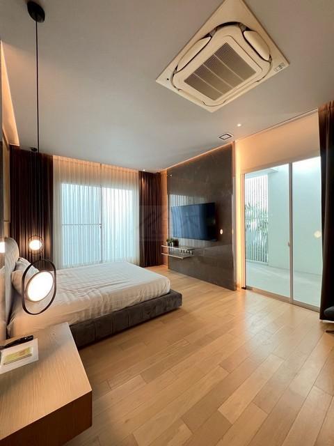 ขาย  ให้เช่าบ้านหรู 3 ชั้น มีลิฟต์ในบ้าน 4 ห้องนอน โครงการ VIVE เอกมัย-รามอินทรา ซอยโยธินพัฒนา 3 เลียบด่วน 13